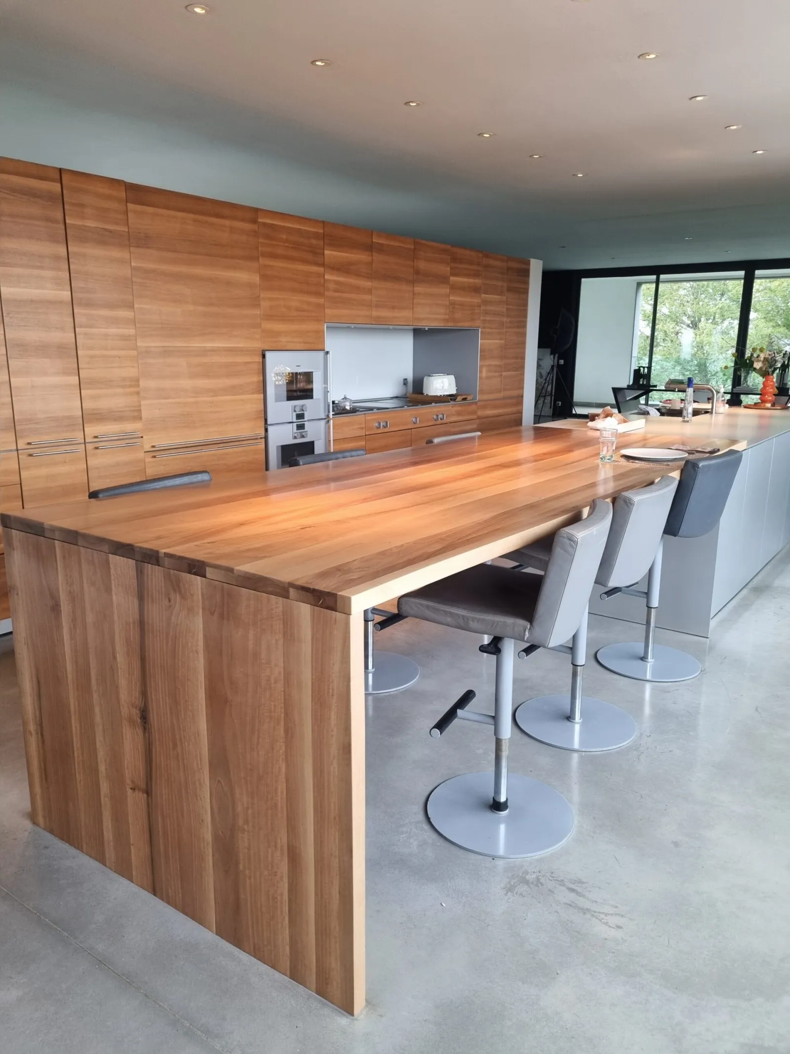 Cuisine en bois sur mesure réalisé par TS Menuiserie — cuisine n° 9