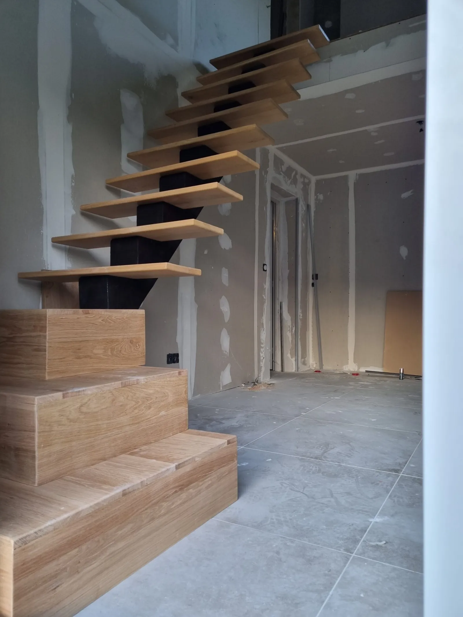 Escalier en bois sur mesure réalisé par TS Menuiserie — escalier n° 4