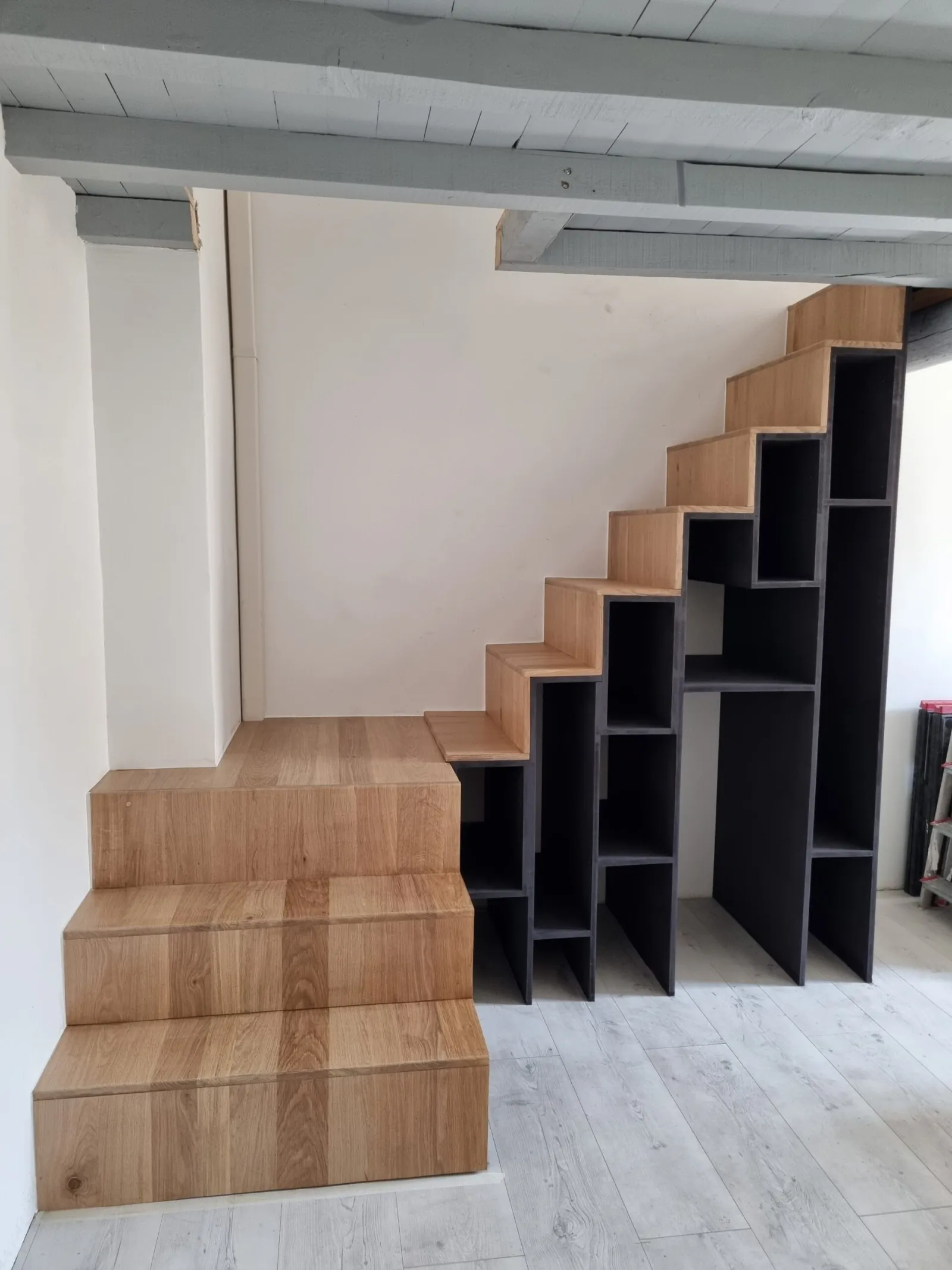 Escalier en bois sur mesure réalisé par TS Menuiserie — escalier n° 11