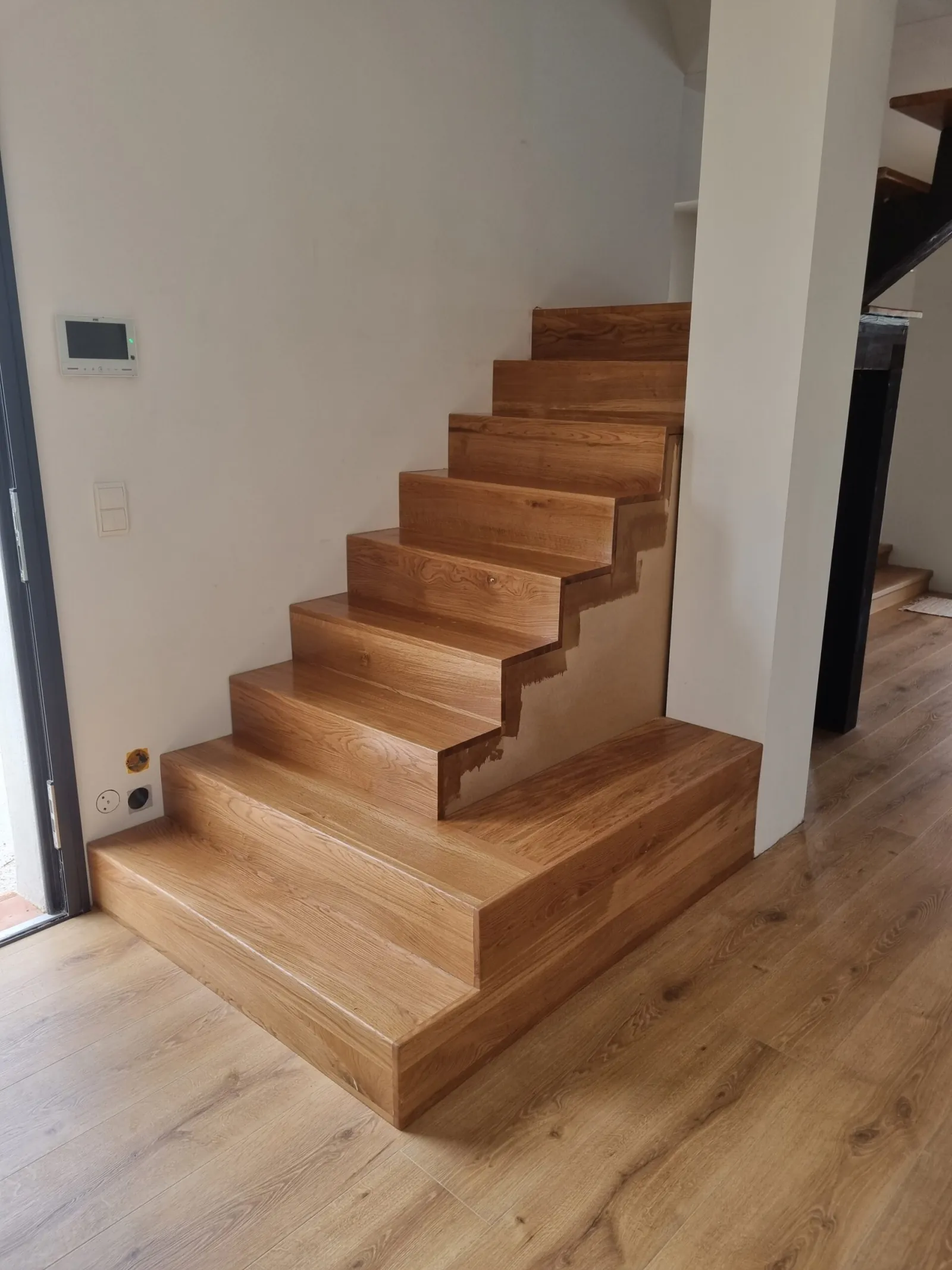 Escalier en bois sur mesure réalisé par TS Menuiserie — escalier n° 13